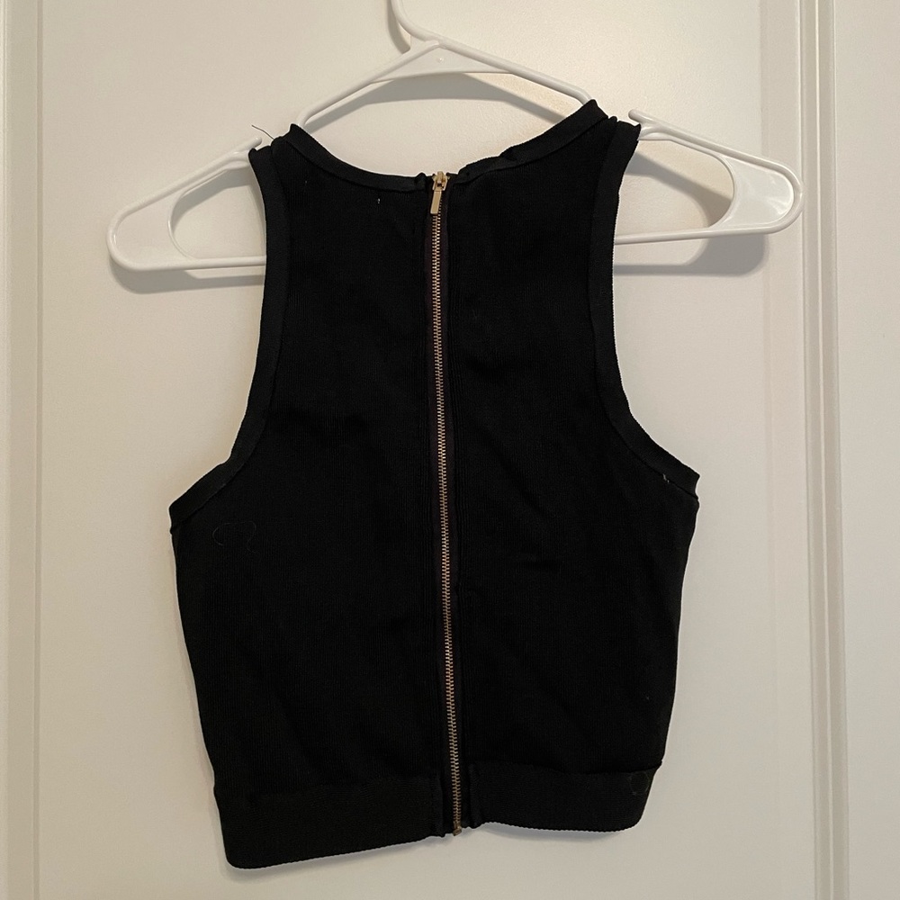 Crop top - Picture 2 of 3